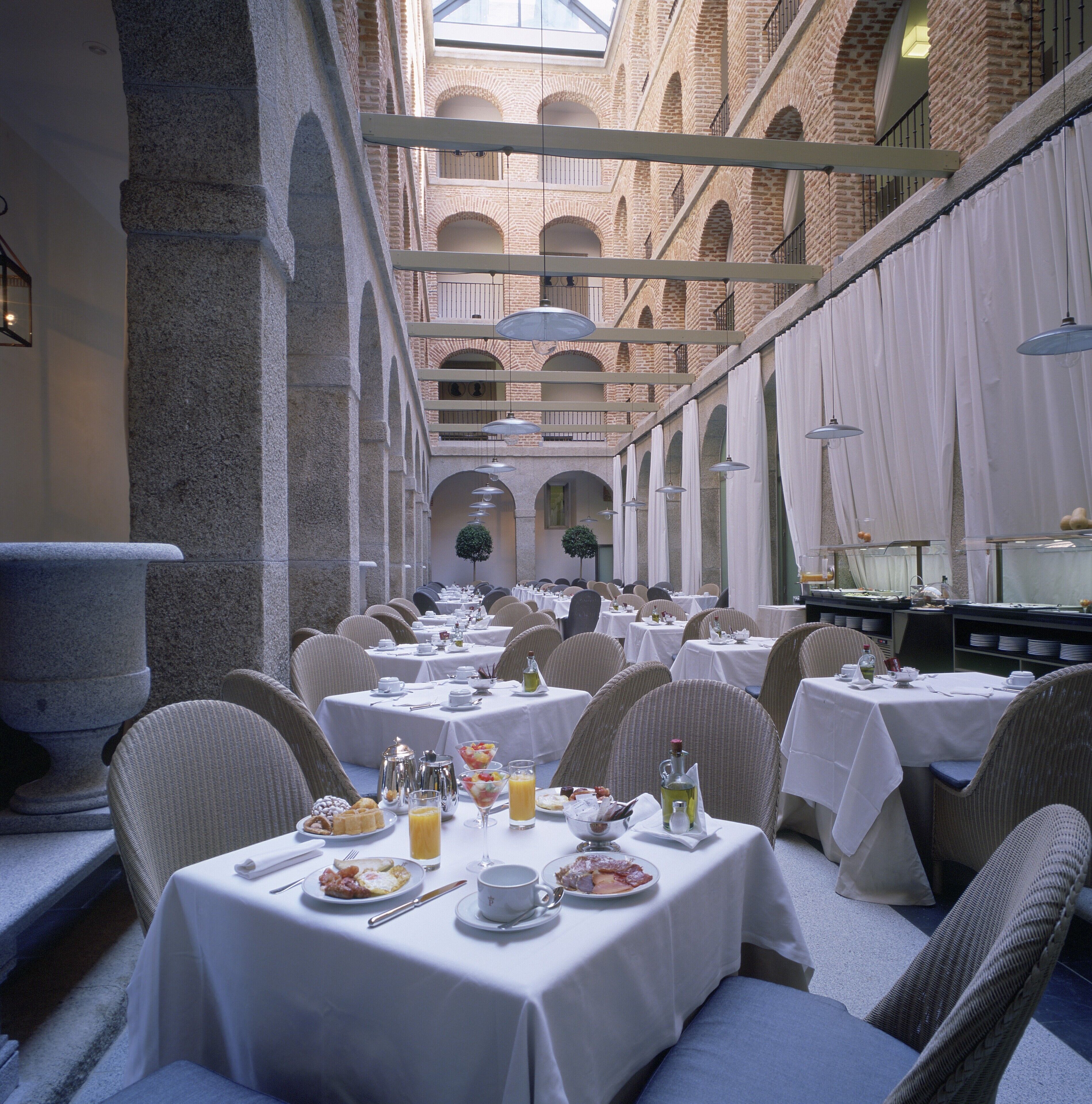 daily buffet breakfast (eur 21 per person)