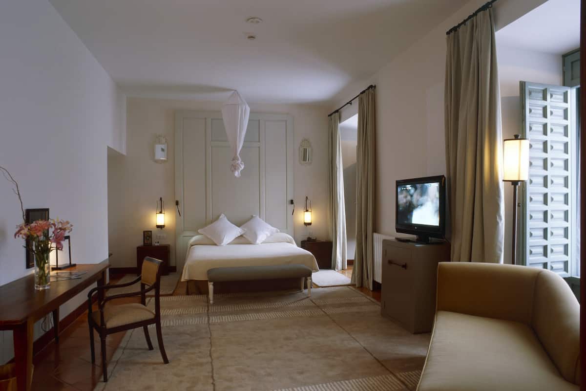 Suite | 1 bedroom, minibar, in-room safe, desk