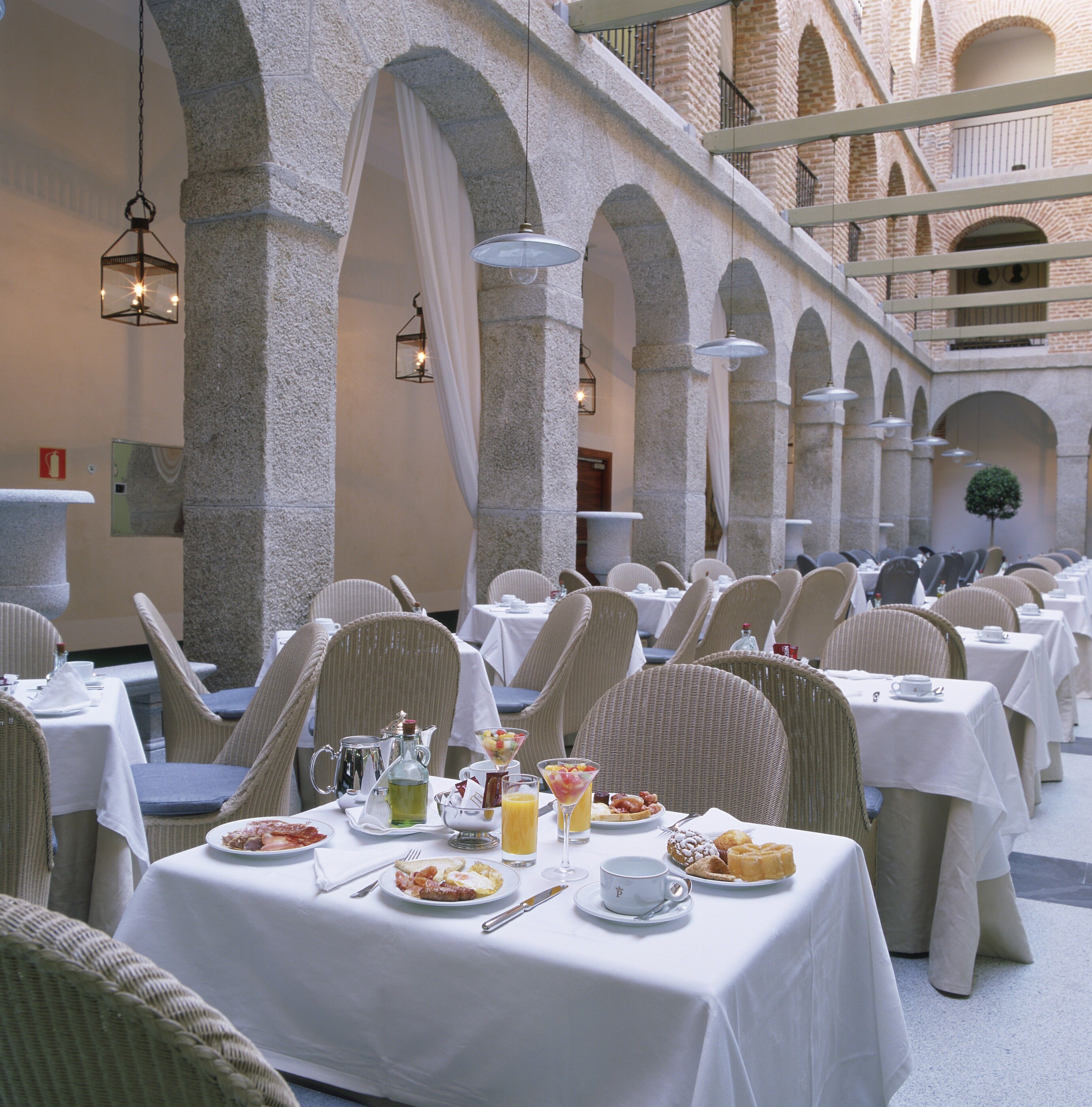 daily buffet breakfast (eur 21 per person)