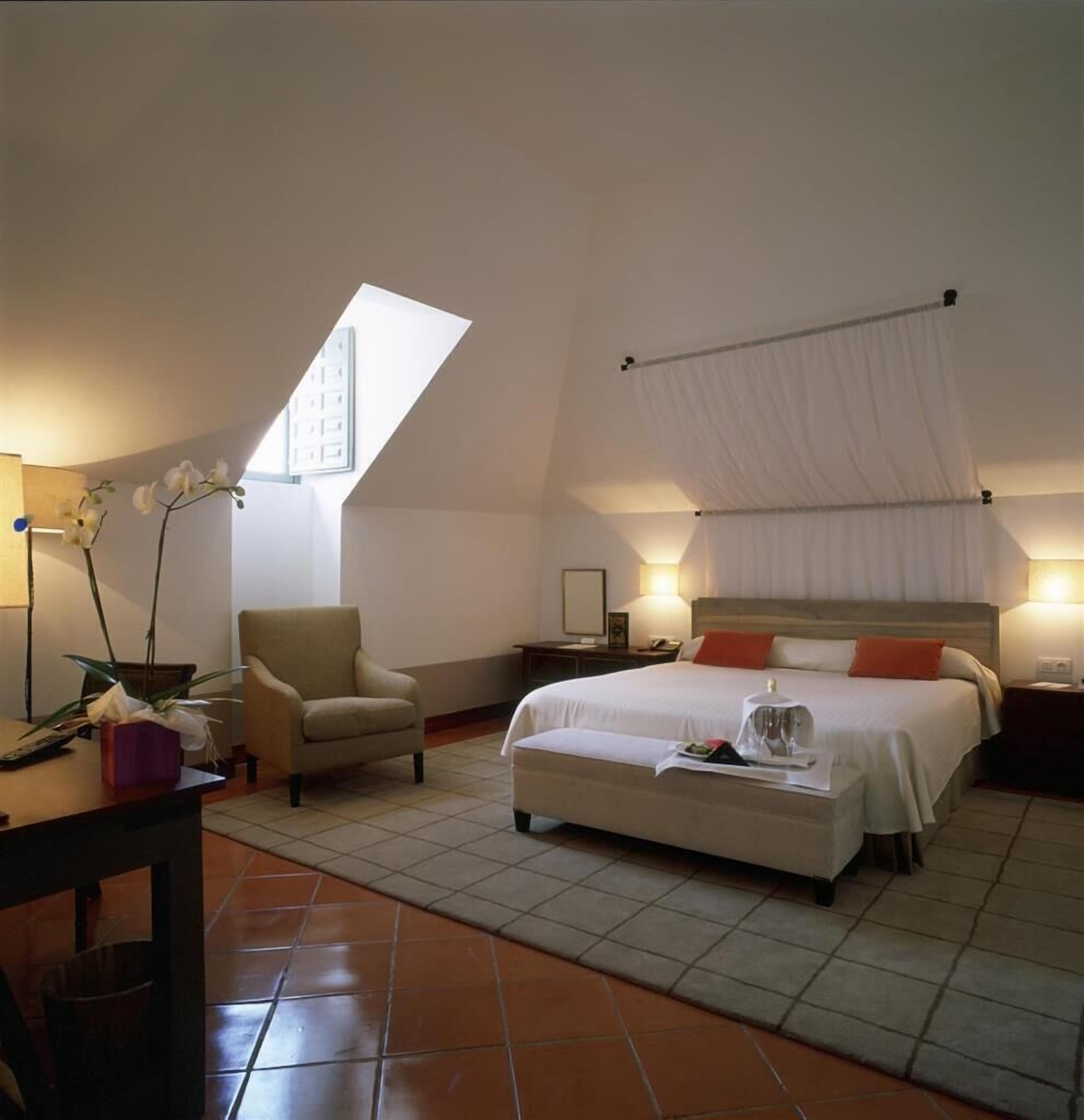 1 bedroom, minibar, in-room safe, desk