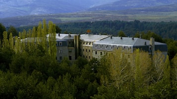 Vista frontal de la propiedad