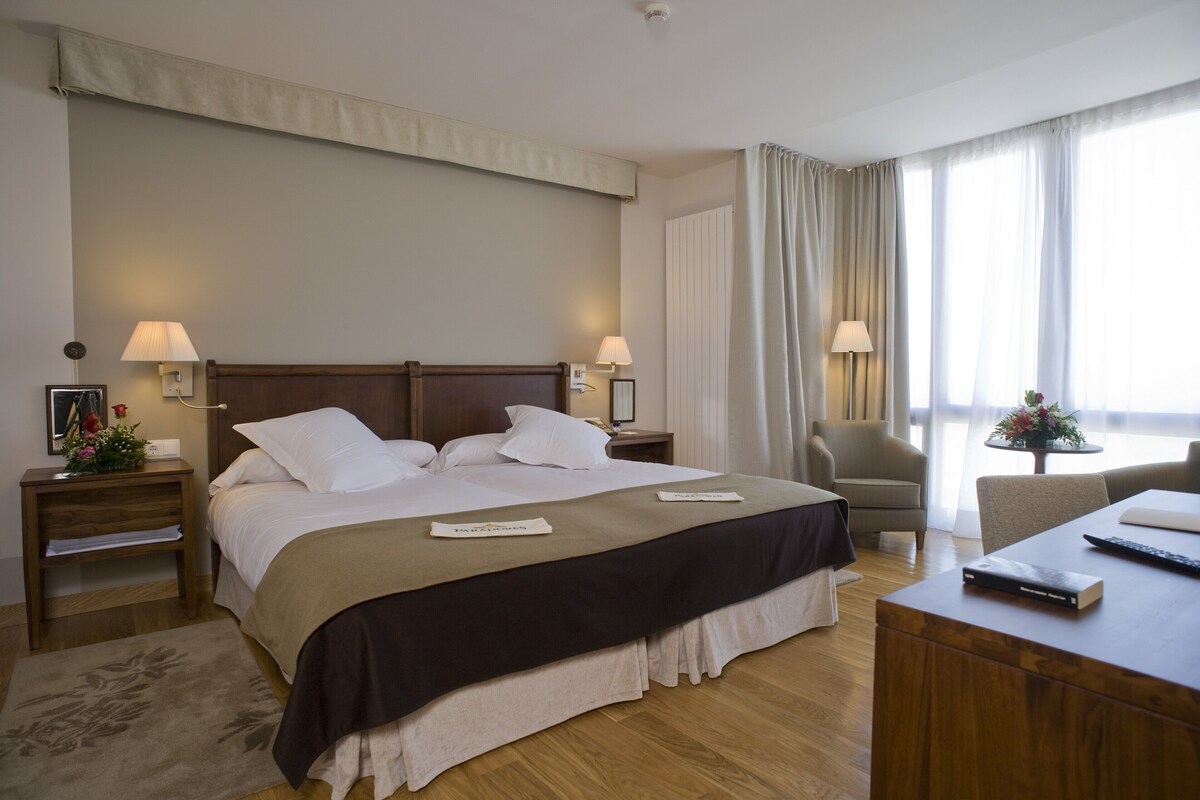 Premium bedding, minibar, in-room safe, desk