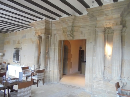 Restaurant. Parador De Argomaniz