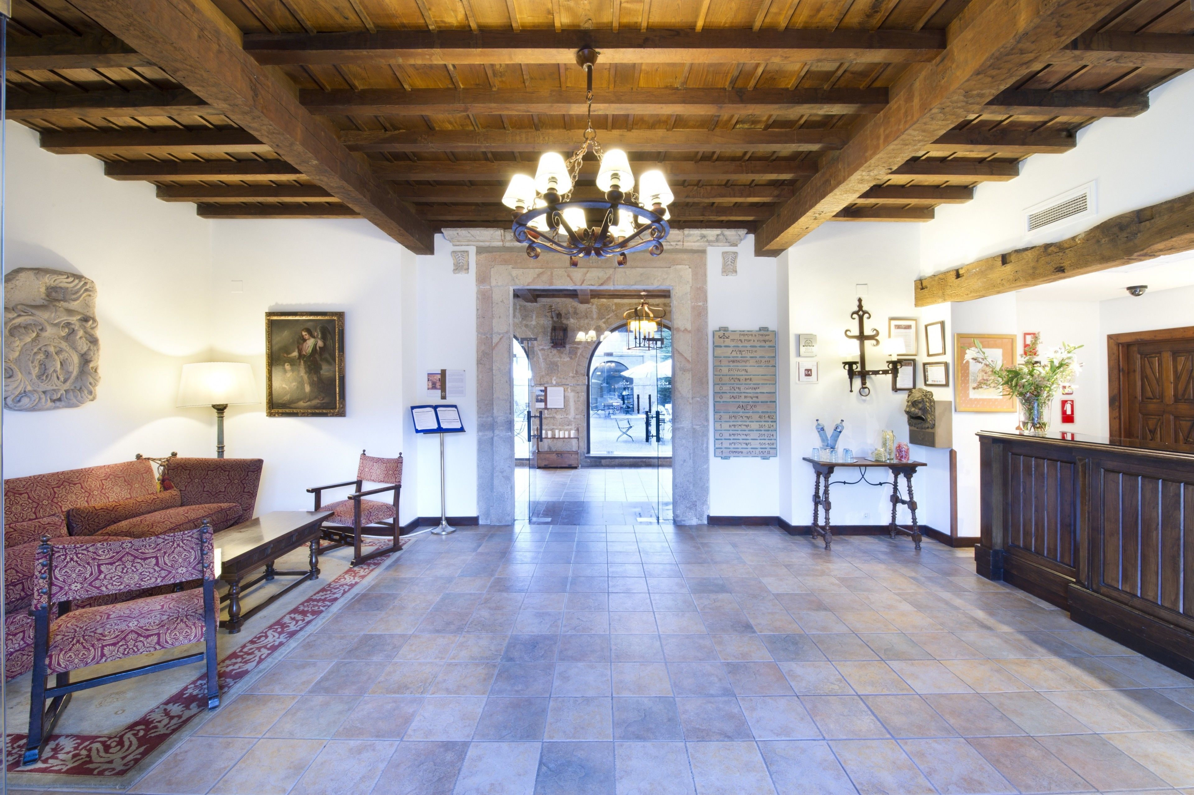 serves lunch and dinner