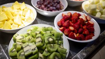 Daily continental breakfast (EUR 19 per person)