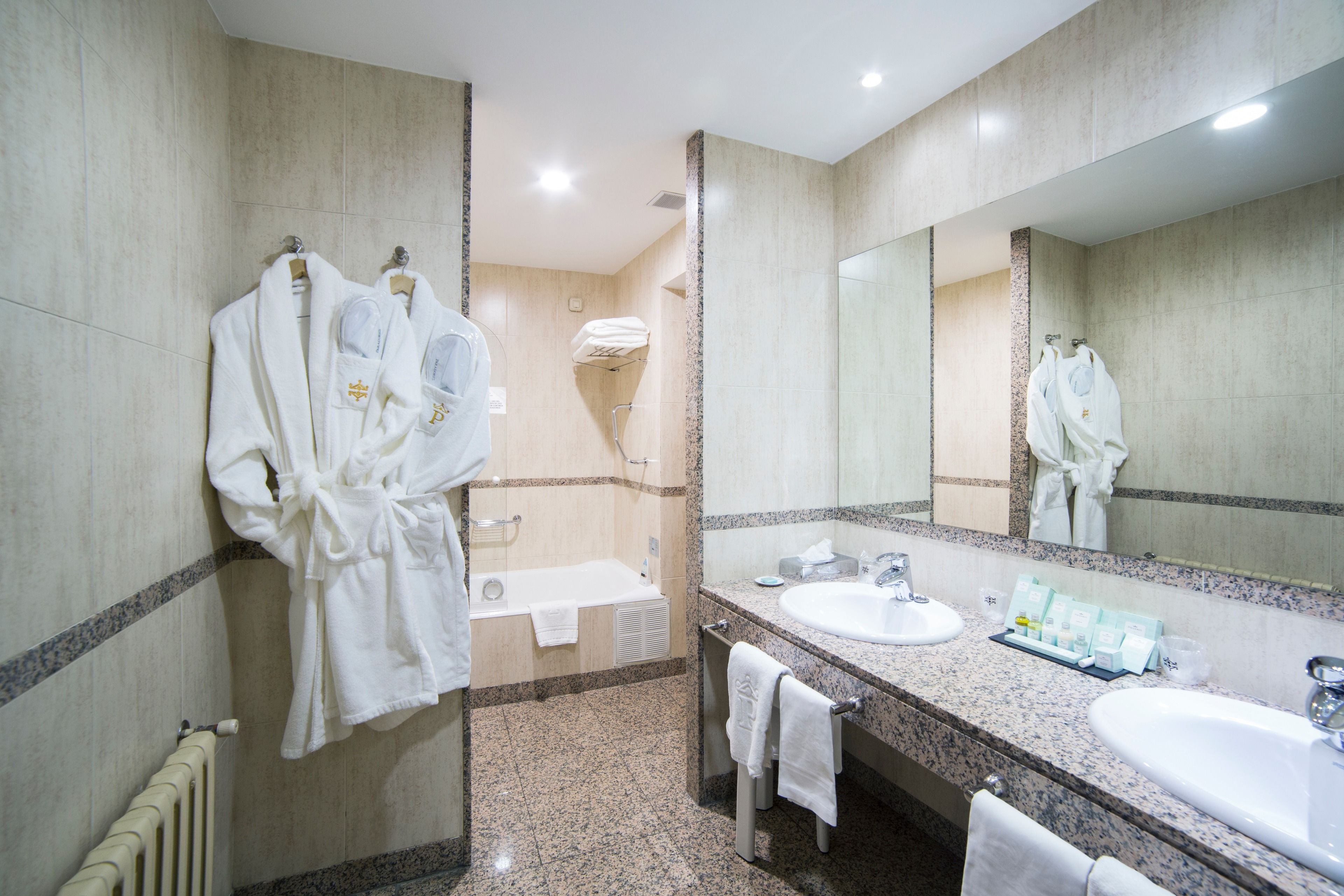 1 bedroom, premium bedding, minibar, in-room safe