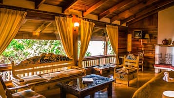 Senior Villa | Living room | 49-inch Smart TV with satellite channels, TV
