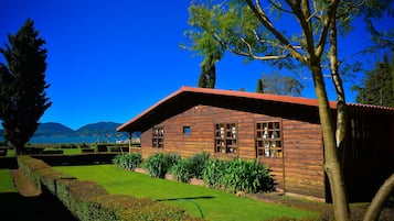 Grand Cabin | 1 bedroom, premium bedding, down comforters, individually decorated