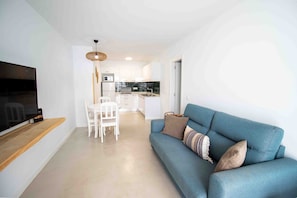 Comfort Apartment, 1 Bedroom, Terrace | Living area