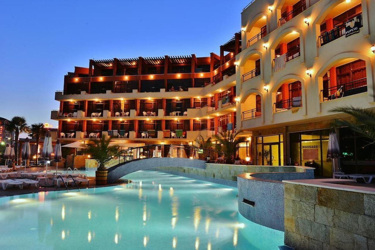 室内游泳池，室外游泳池