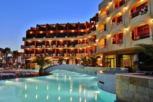 Indoor pool, outdoor pool