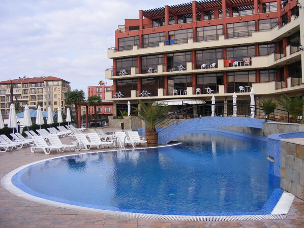 Piscina coperta, piscina all'aperto