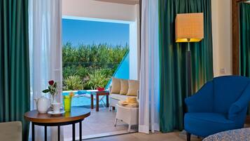 Superior Double Room, Sharing Pool | Roupas de cama premium, frigobar, escrivaninha, cortinas blackout