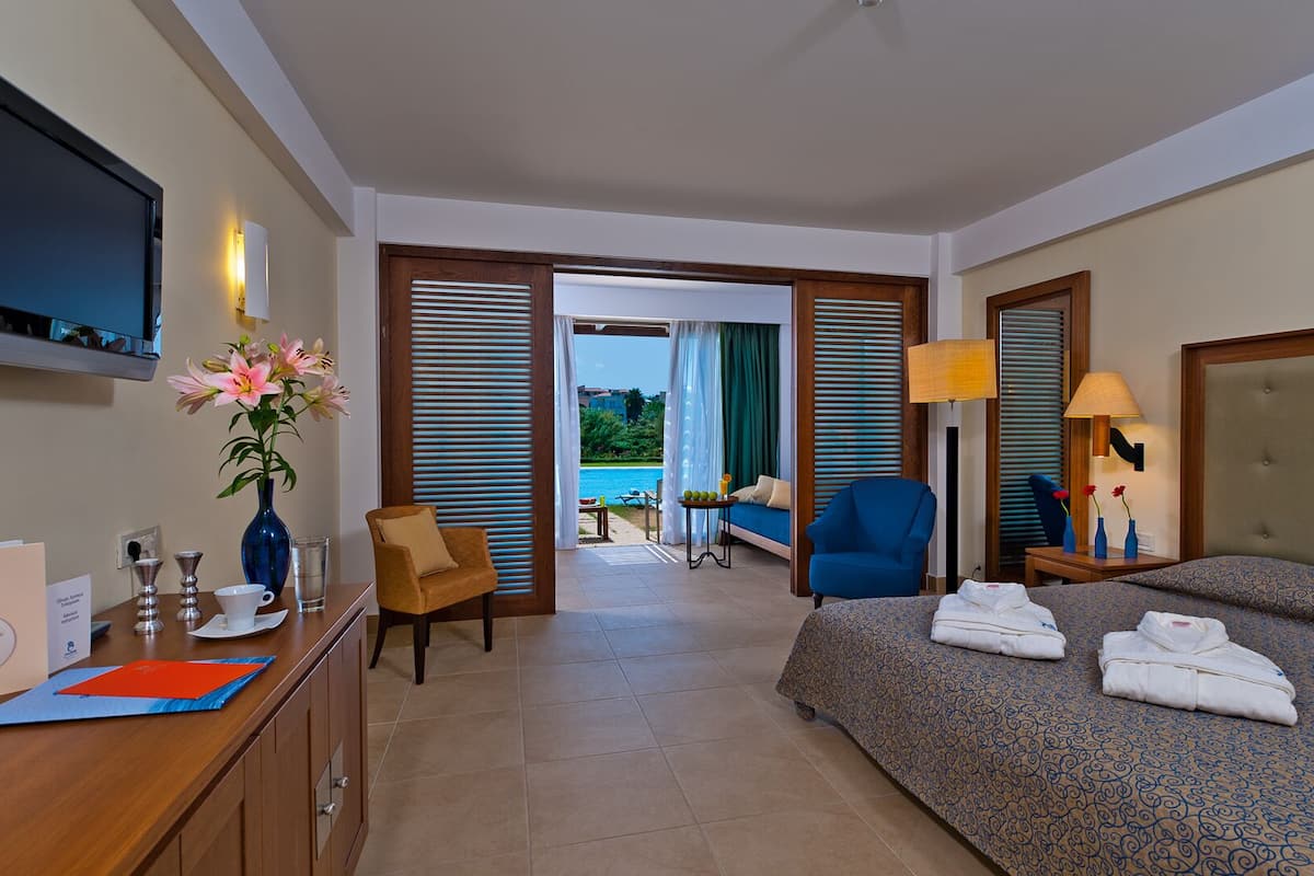 family room sharing pool | 1 bedroom, premium bedding, minibar, desk