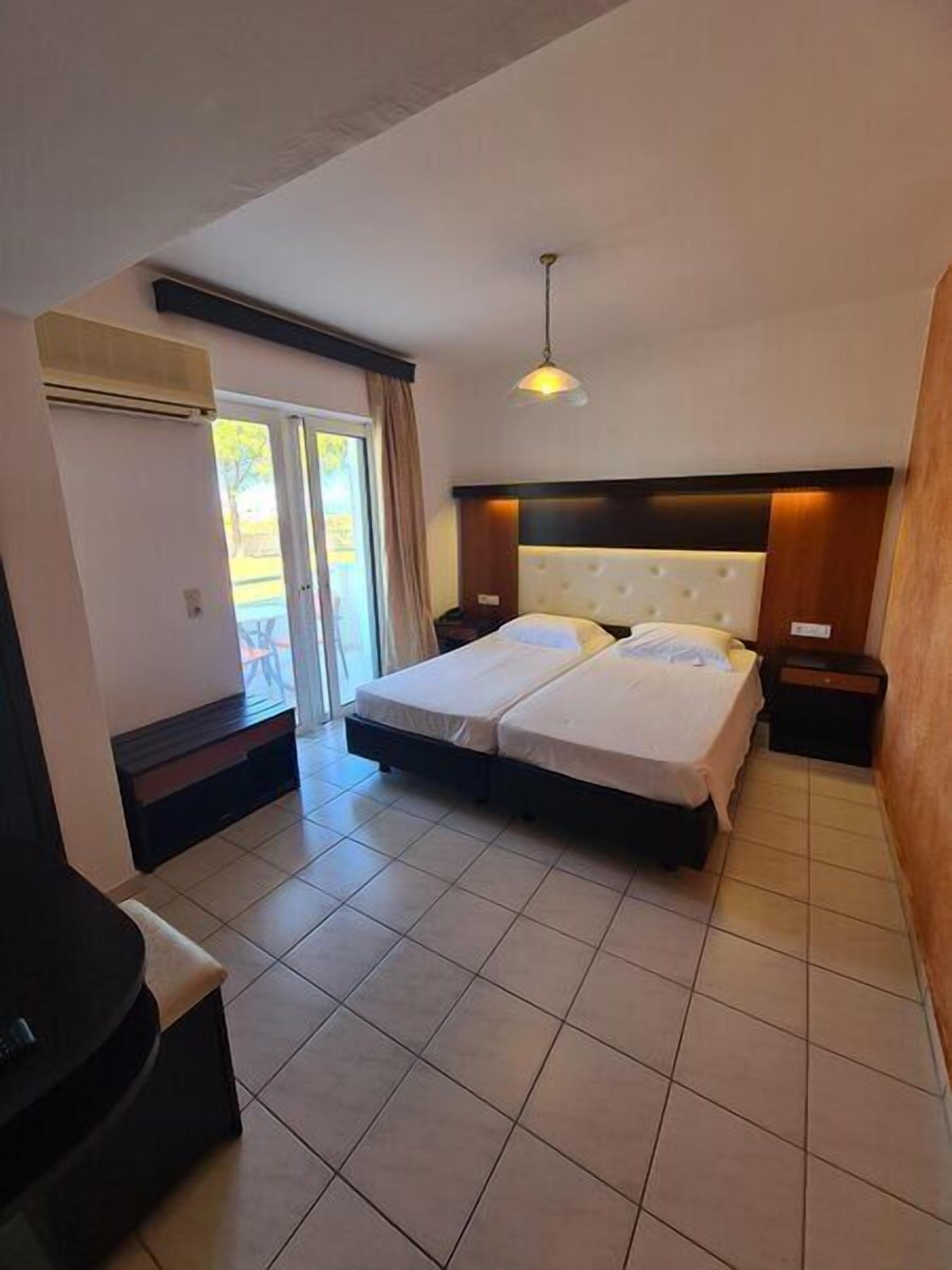 FAMILY ROOM 1 BEDROOM | In-room safe, internet, bed sheets