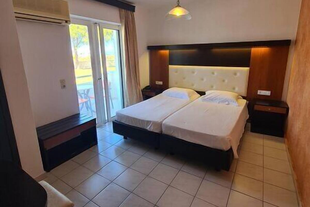 FAMILY ROOM 1 BEDROOM | In-room safe, internet, bed sheets