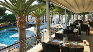 Outdoor dining - Palladium Hotel (KOS)