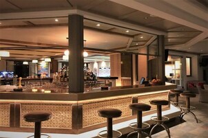 Bar (en el alojamiento)