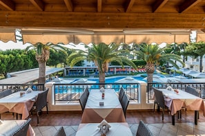 Outdoor dining - Palladium Hotel (KOS)