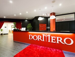 Reception - DORMERO Hotel Freudenstadt (Freudenstadt)