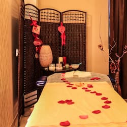 Sauna, hot tub, body treatments, aromatherapy, body wraps, body scrubs