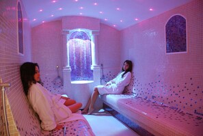 Sauna seca, banheira de hidromassagem, banho turco/hammam