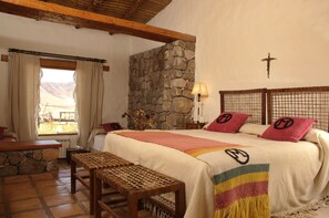 Premium bedding, minibar, in-room safe, individually decorated - Estancia las Carreras (El Mollar)