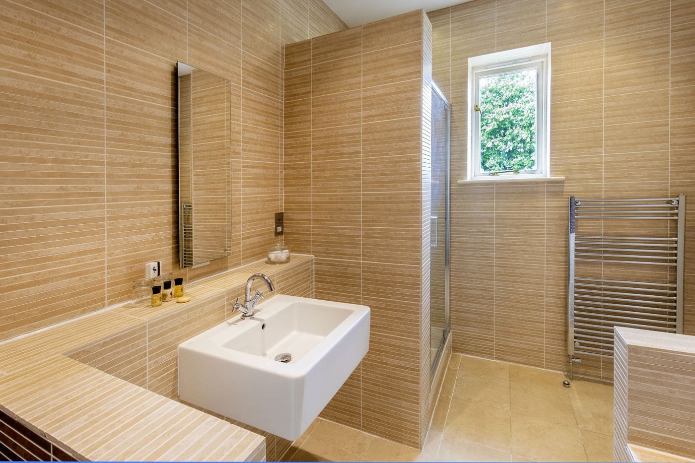 غرفة تننفيذية مزدوجة - بحمام داخل الغرفة | حمام