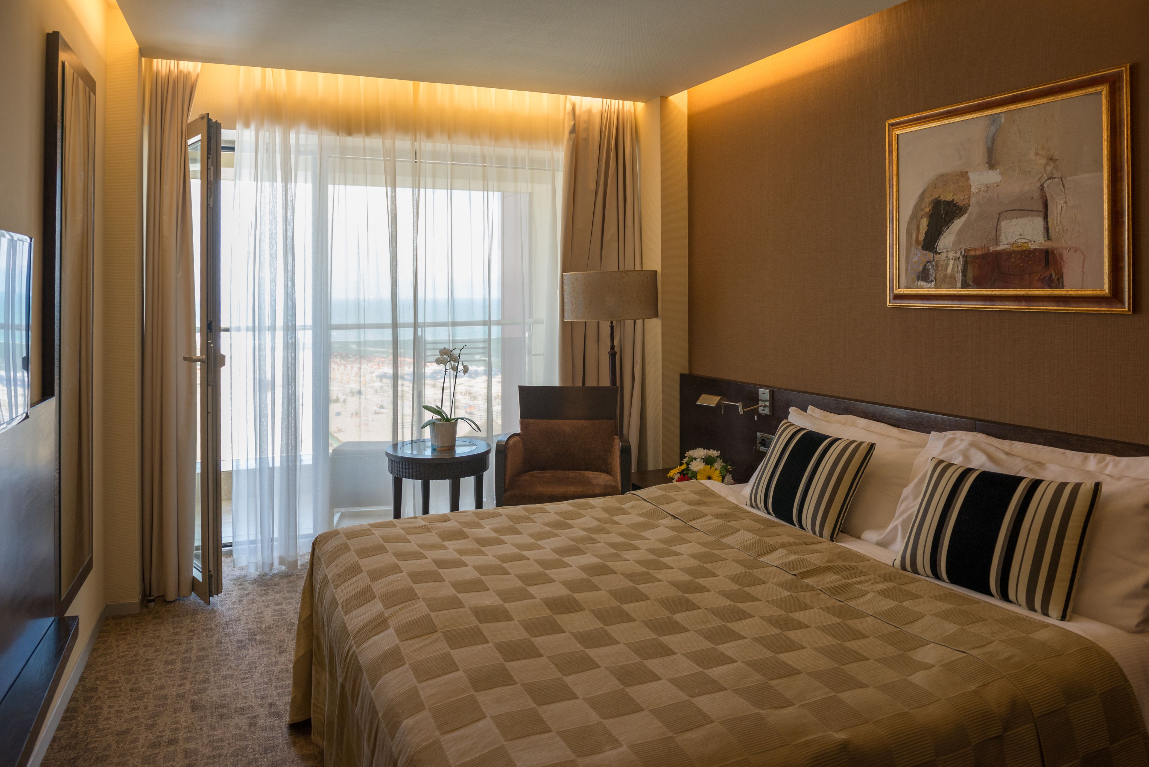 Suite junior, 1 cama de matrimonio grande (Lateral Sea View) | Vistas del balcón