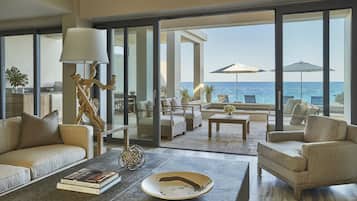 Ropa de cama de alta calidad, cubrecamas y minibar