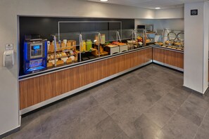 Free daily continental breakfast - City Express by Marriott Tijuana Río (Tijuana)