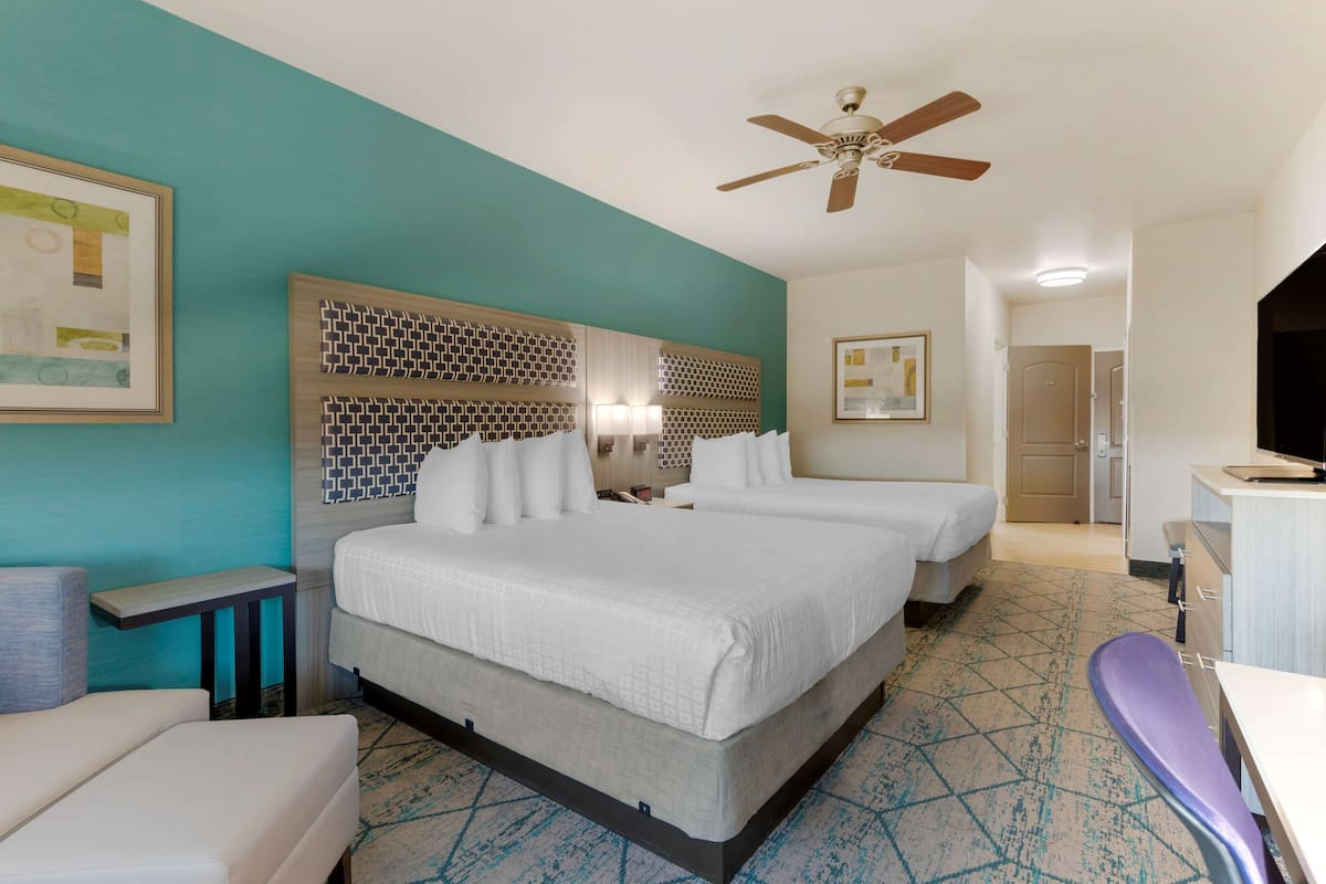 In-room safe, Internet, bed sheets