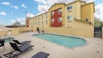Outdoor pool, sun loungers