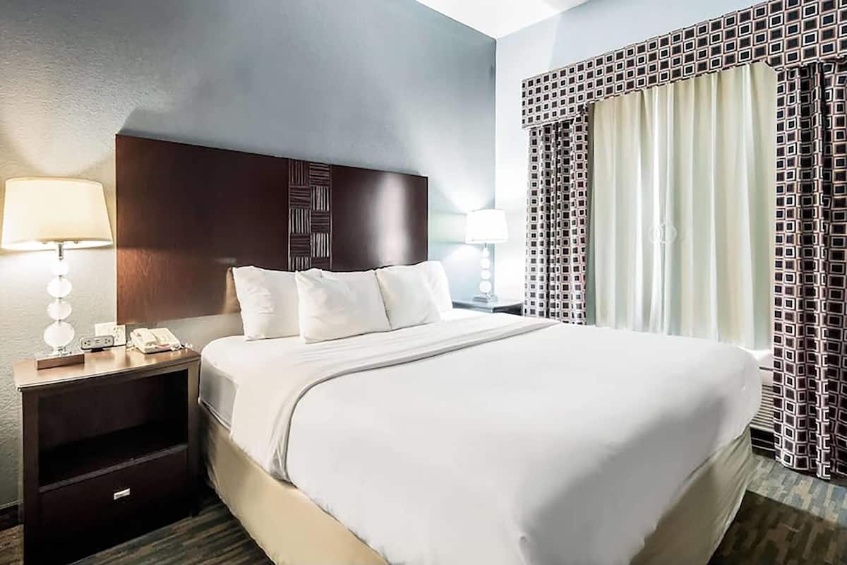 Pillow-top beds, desk, laptop workspace, free WiFi