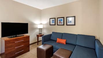 Suite, 2 Queen Beds with Sofa Bed Non Smoking | Individually decorated, individually furnished, desk, laptop workspace