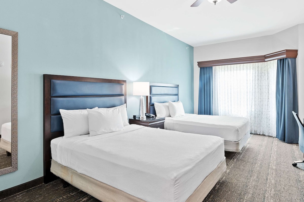 hypo-allergenic bedding, down duvets, select comfort beds, in-room safe