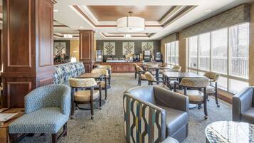 Desayuno completo incluido todos los días