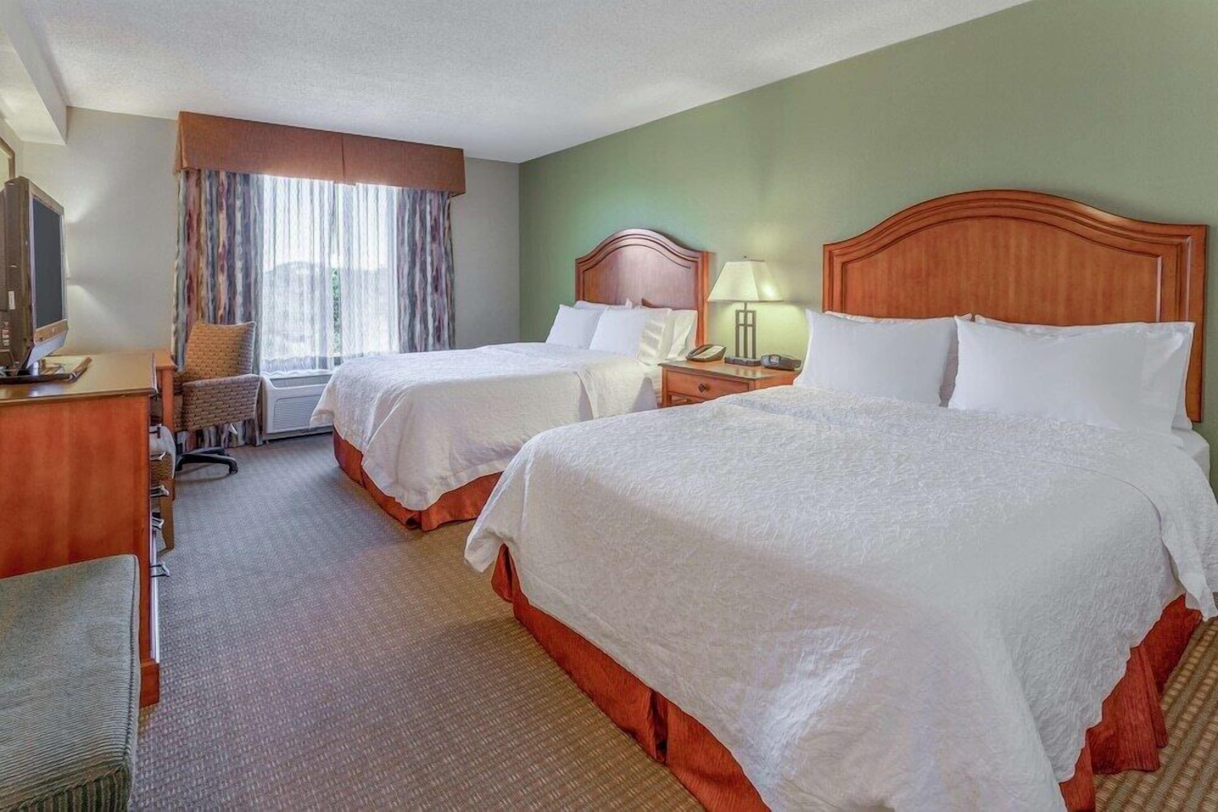 Ropa de cama de alta calidad y camas con pillow-top 