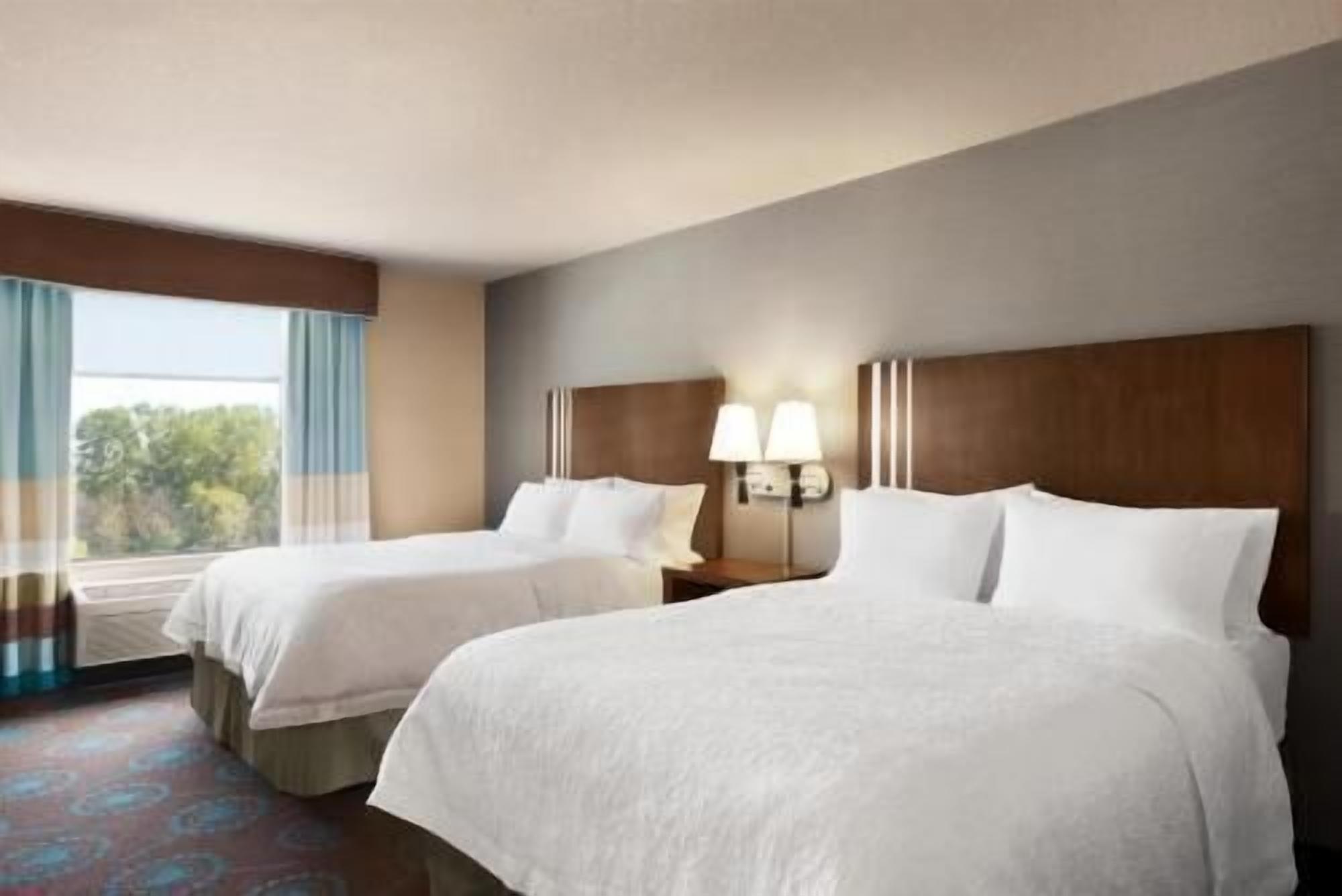 In-room safe, desk, laptop workspace, rollaway beds
