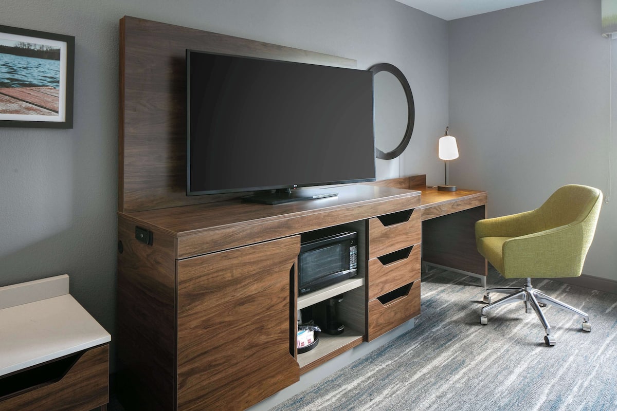 Room, 1 King Bed, Non Smoking | In-room safe, desk, laptop workspace, rollaway beds