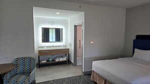 Studio (2 Queen Beds with Sofa bed)