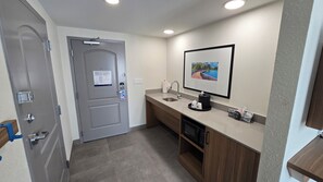 Studio, 1 très grand lit, accessible aux personnes à mobilité réduite (Mobility & Hearing, Bathtub)