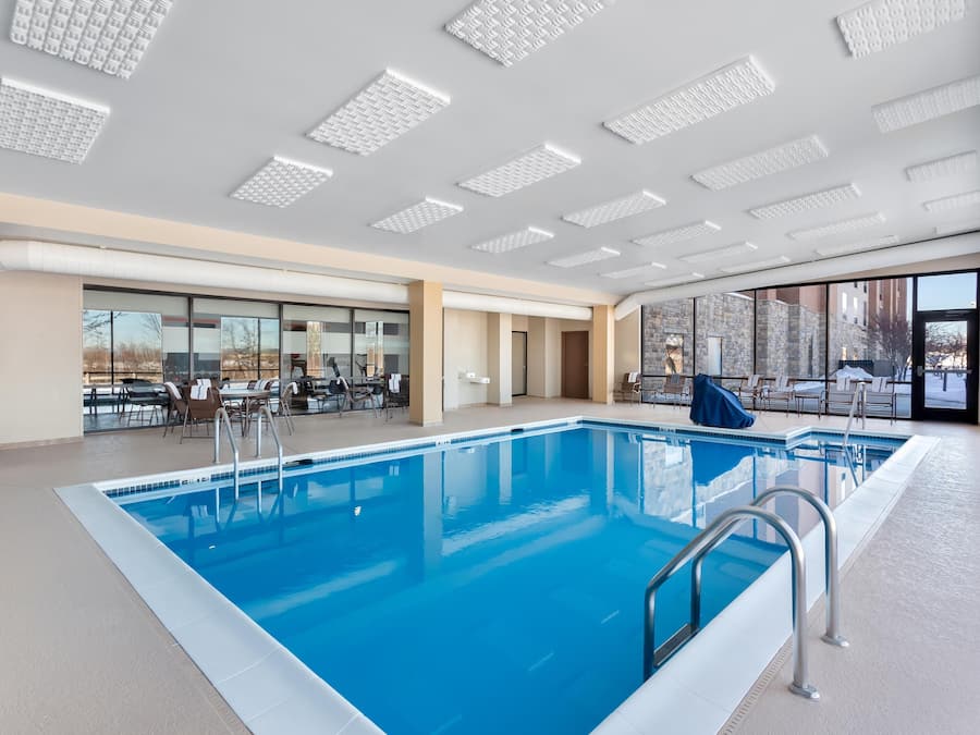 Una piscina cubierta