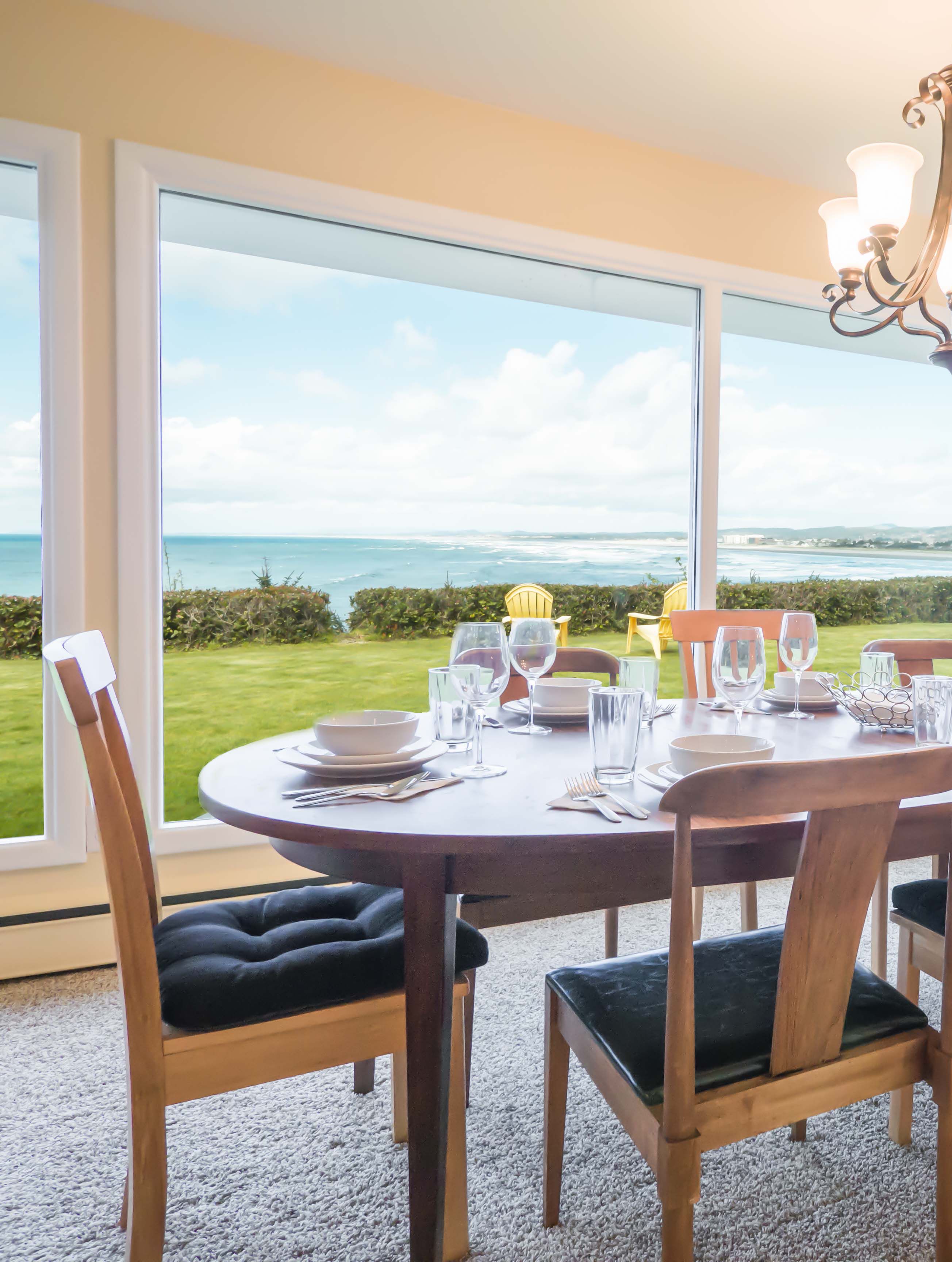 Condo, 3 Bedrooms, Partial Ocean View, Oceanfront | In-room dining