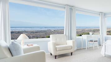 Condo, 3 Bedrooms, Partial Ocean View, Oceanfront | Iron/ironing board, free WiFi, alarm clocks