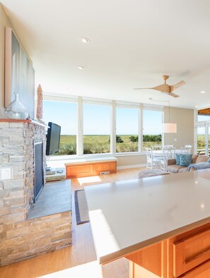 Living area - Seaside Vacation Homes (Seaside)