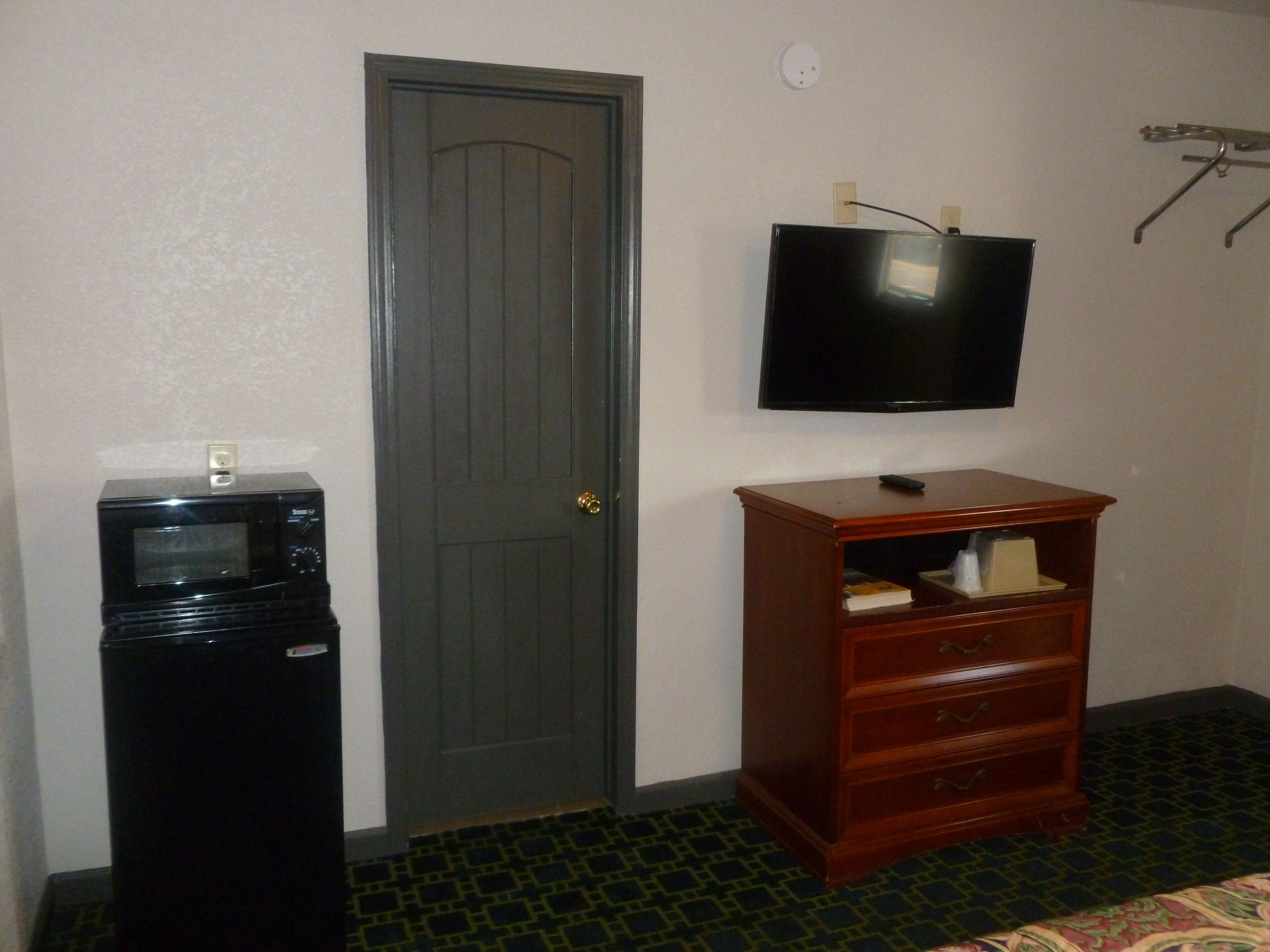 Standard Room, 1 King Bed, Non Smoking | Room amenity