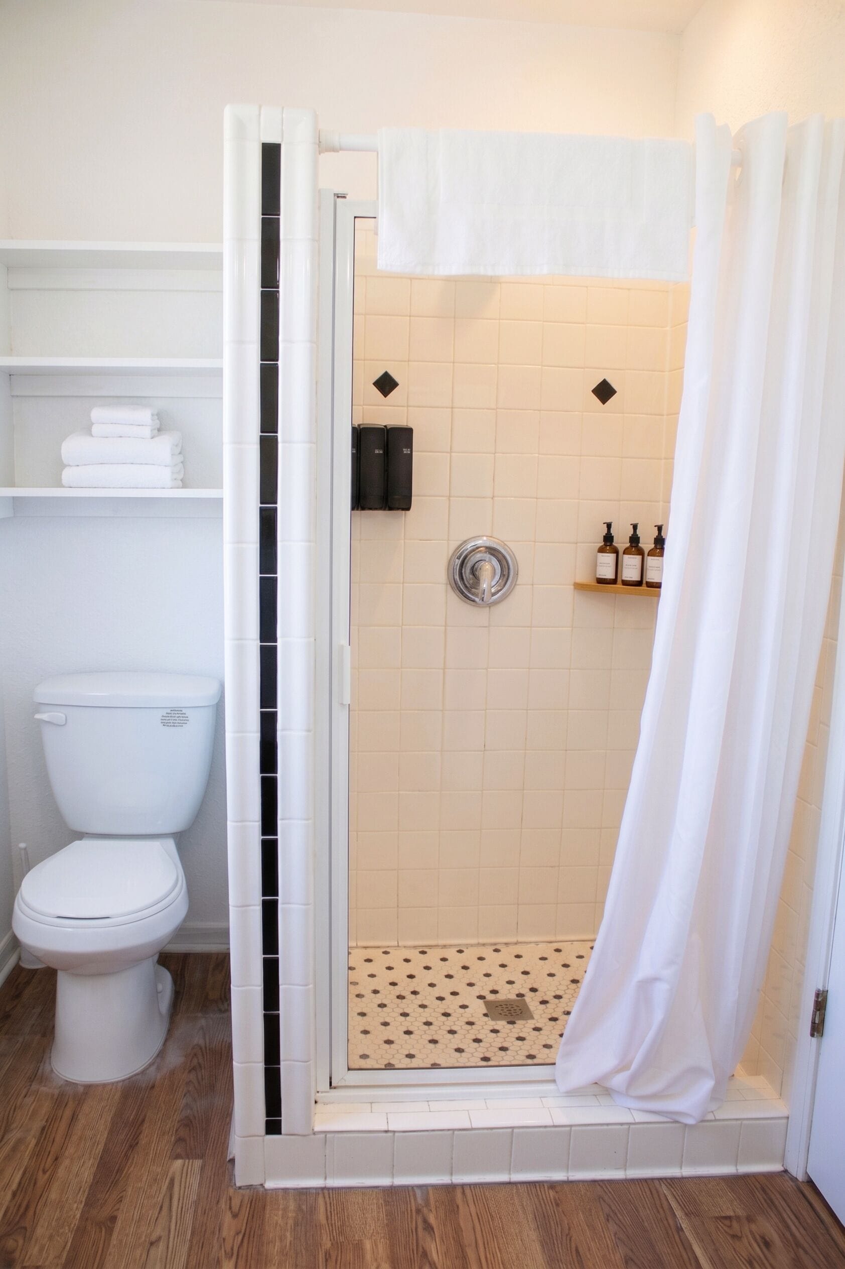 Signature Triple Room | Bathroom | Hair dryer, towels, soap, shampoo