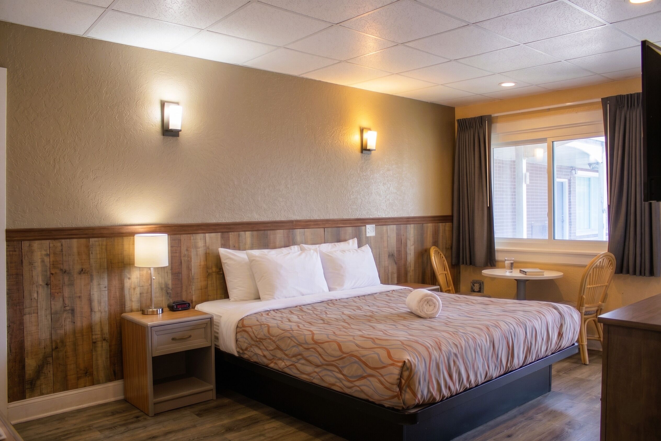 Superior Room, 1 King Bed | Premium bedding, blackout drapes, free WiFi, bed sheets