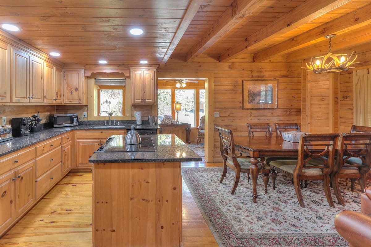 cabin, 2 bedrooms | private kitchen | fridge, microwave, stovetop, dishwasher